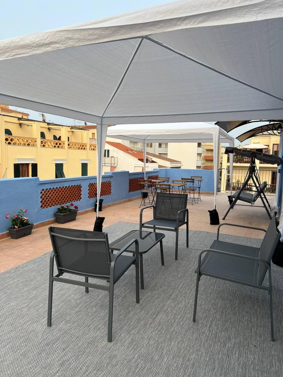 Blue Terrace Guest House ألغيرو المظهر الخارجي الصورة